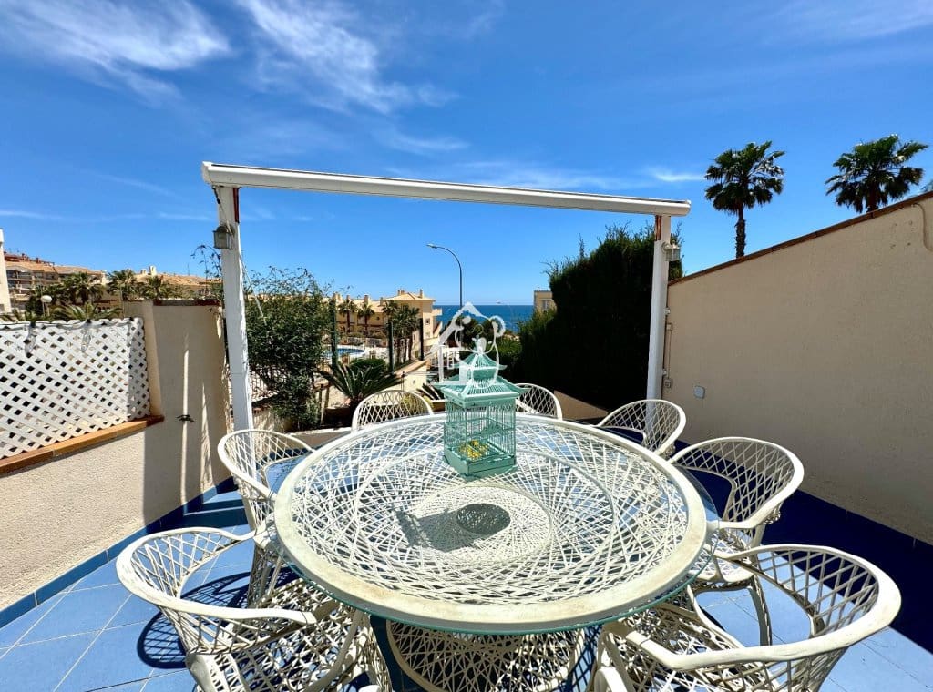 Chalet de 5 habitaciones en Orihuela Costa en alquiler con piscina garaje - 2.500 € (Ref: 10046606)