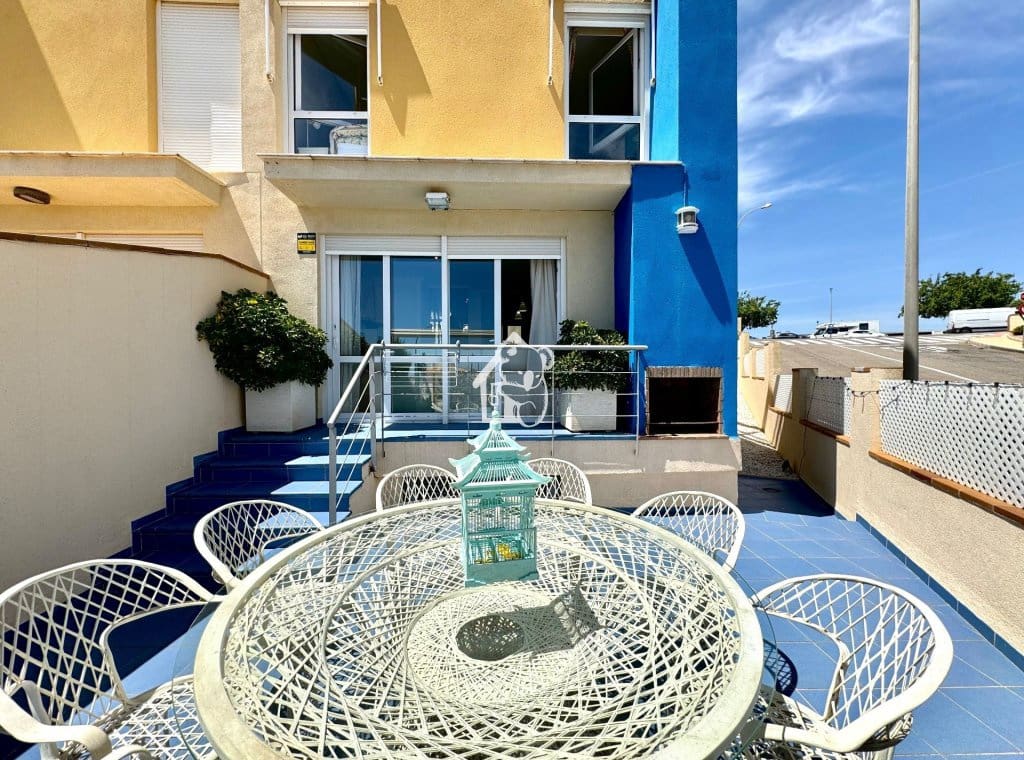 Chalet de 5 habitaciones en Orihuela Costa en alquiler con piscina garaje - 2.500 € (Ref: 10046606)