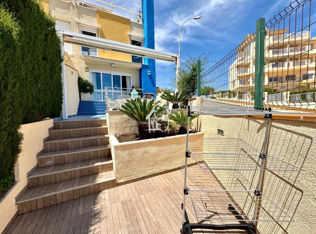 Chalet de 5 habitaciones en Orihuela Costa en alquiler con piscina garaje - 2.500 € (Ref: 10046606)