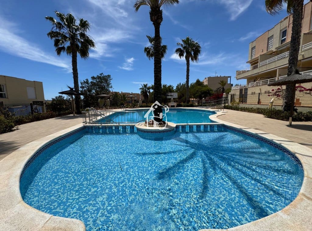 Chalet de 5 habitaciones en Orihuela Costa en alquiler con piscina garaje - 2.500 € (Ref: 10046606)