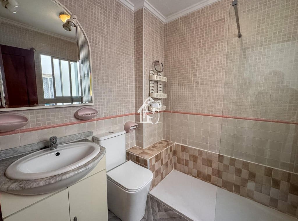 3 bedroom Apartment for rent in Torrevieja with garage - € 1,000 (Ref: 10046608)
