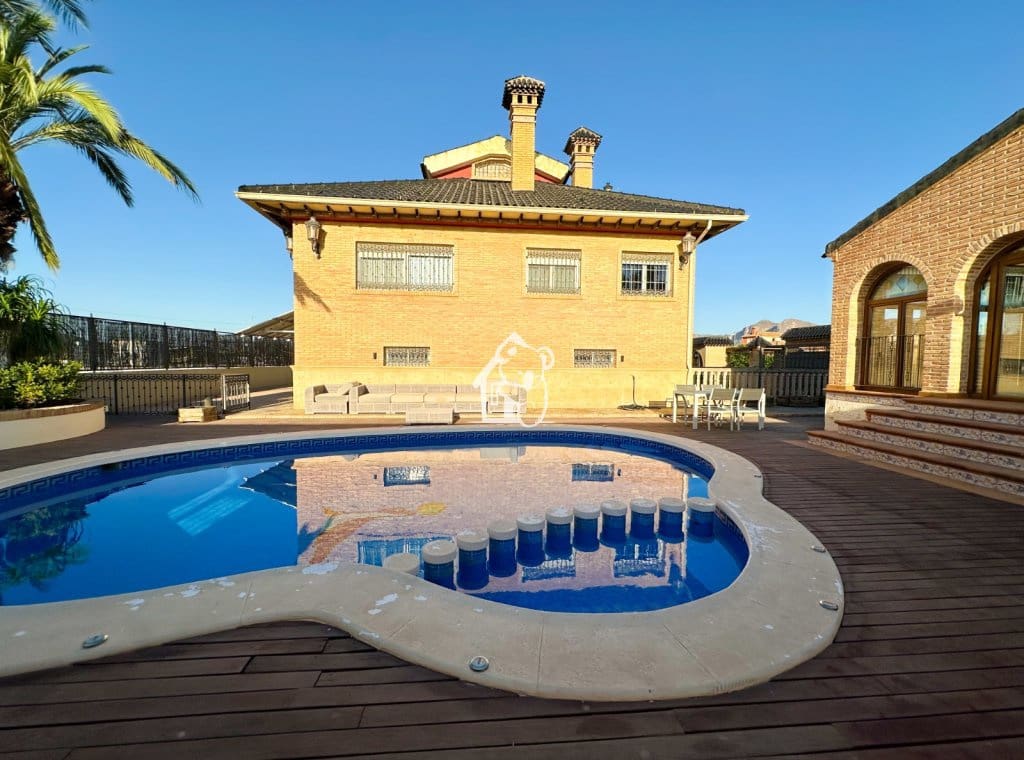6 soverom Villa til leie i Orihuela med svømmebasseng garasje - € 1 700 (Ref: 10054507)