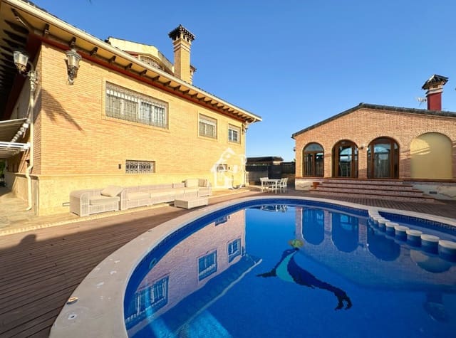 6 soverom Villa til leie i Desamparados - Hurchillo - Torremendo, Orihuela med svømmebasseng garasje - € 1 700 (Ref: 10054507)