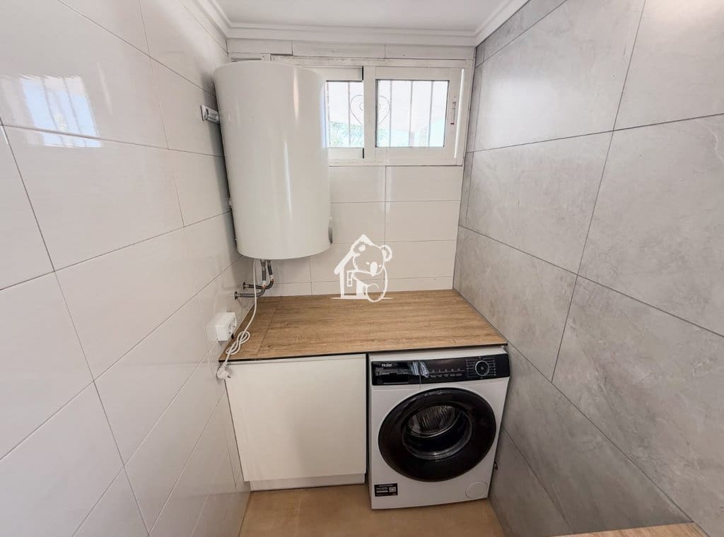 3 soveværelse Villa til leje i Torrevieja med swimmingpool garage - € 2.000 (Ref: 10057803)