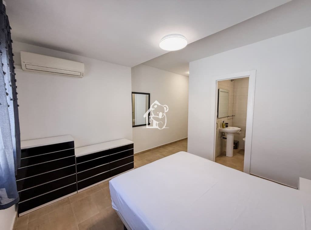 3 soveværelse Villa til leje i Torrevieja med swimmingpool garage - € 2.000 (Ref: 10057803)