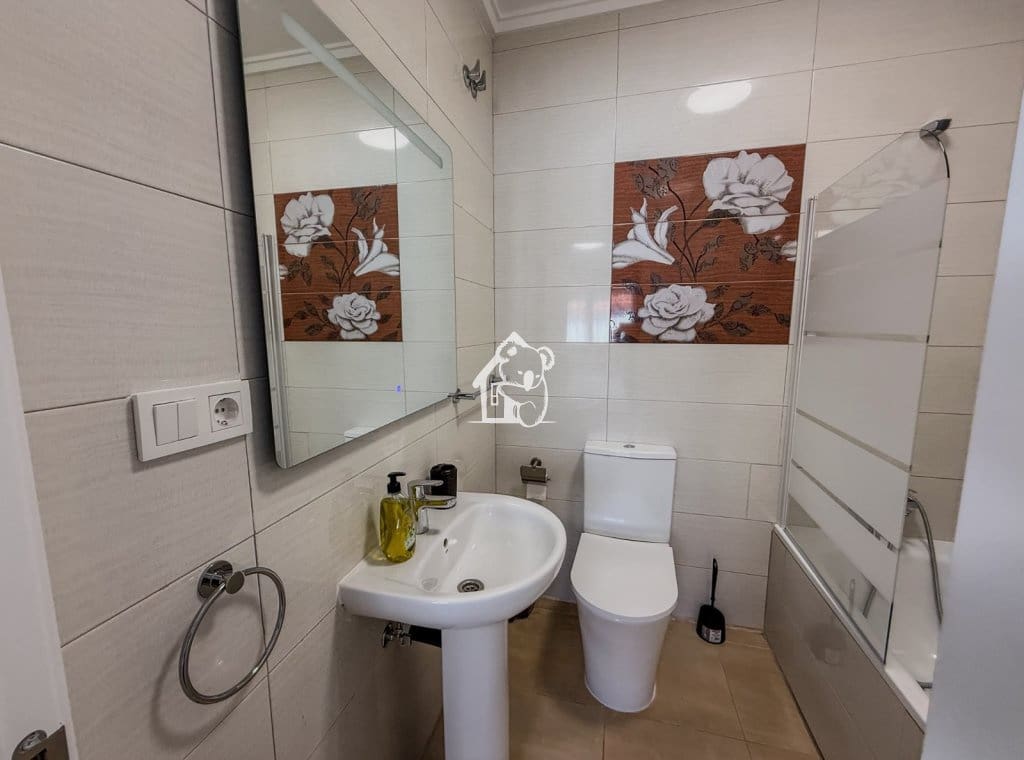 3 soveværelse Villa til leje i Torrevieja med swimmingpool garage - € 2.000 (Ref: 10057803)