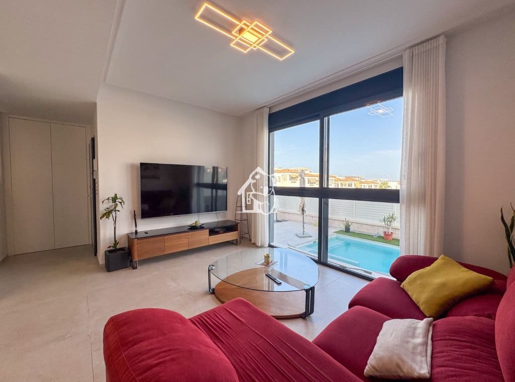 2 bedroom Villa for rent in La Florida with pool garage - € 2,300 (Ref: 10061083)