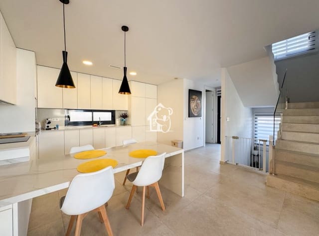 2 soveværelse Villa til leje i La Florida, Orihuela med swimmingpool garage - € 2.300 (Ref: 10061083)