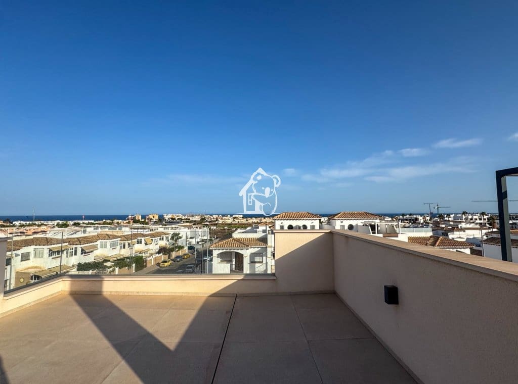 2 bedroom Villa for rent in La Florida with pool garage - € 2,300 (Ref: 10061083)