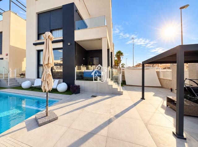2 soveværelse Villa til leje i La Florida, Orihuela med swimmingpool garage - € 2.300 (Ref: 10061083)