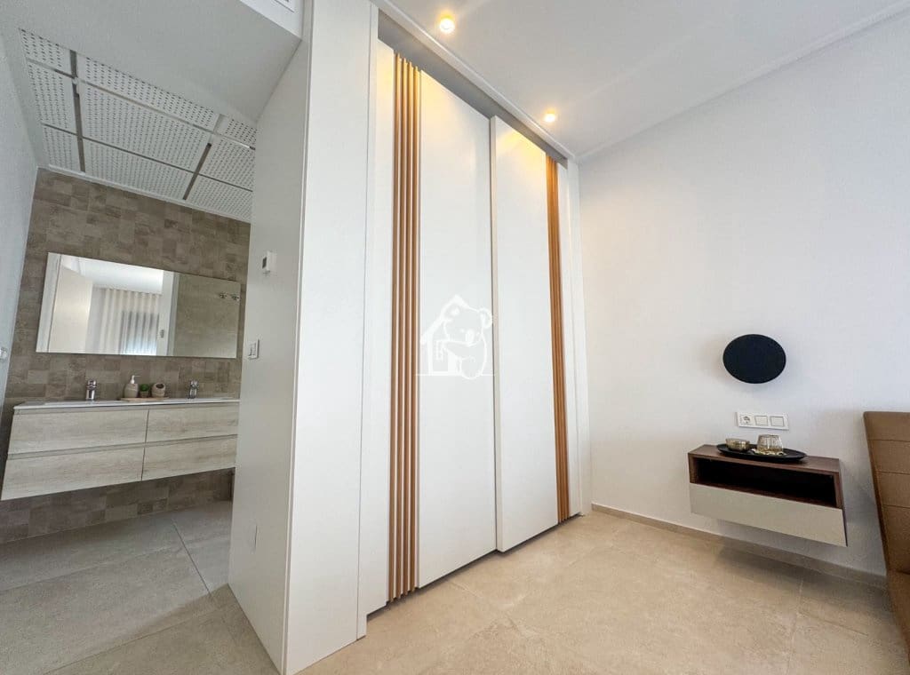 2 bedroom Villa for rent in La Florida with pool garage - € 2,300 (Ref: 10061083)