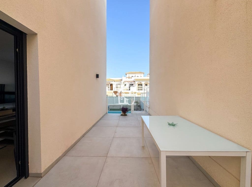 2 bedroom Villa for rent in La Florida with pool garage - € 2,300 (Ref: 10061083)