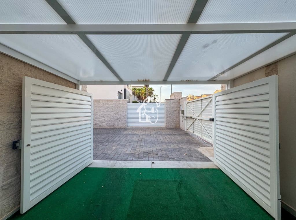 2 bedroom Villa for rent in La Florida with pool garage - € 2,300 (Ref: 10061083)