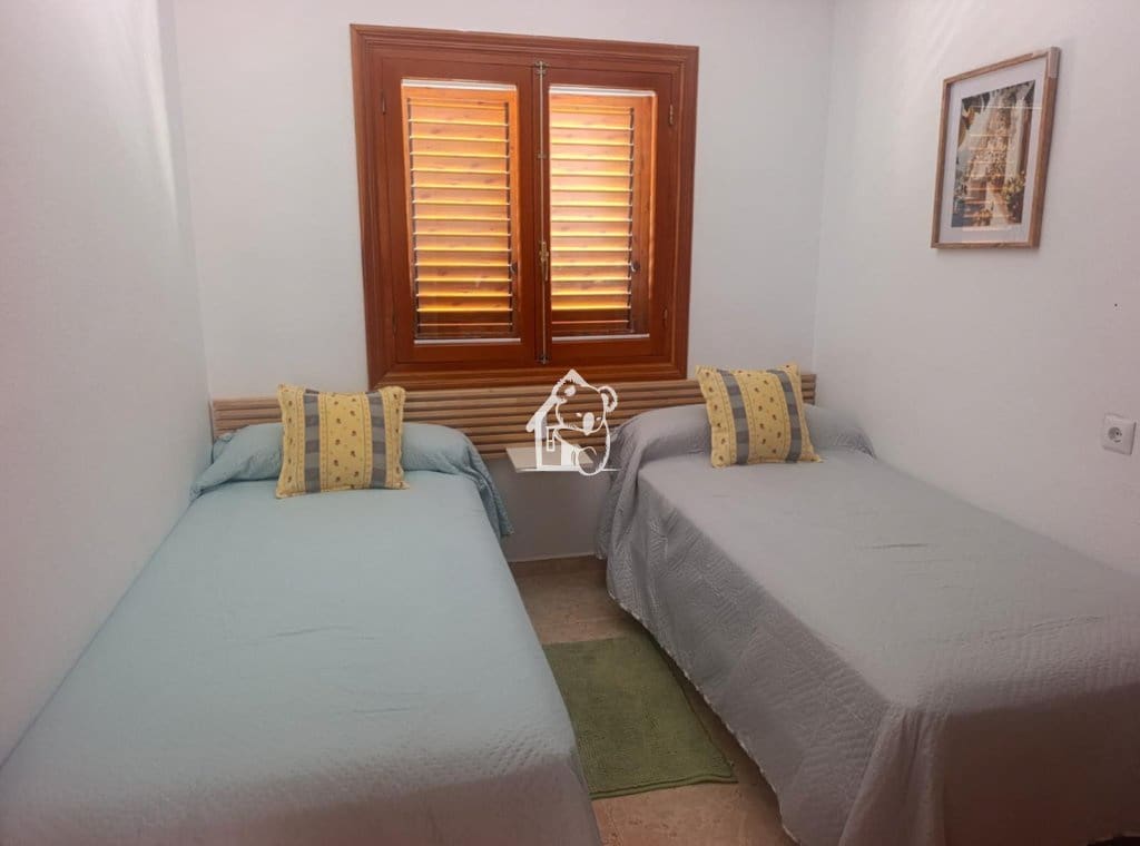 Casa de 3 habitaciones en Torre de la Horadada en alquiler con garaje - 1.200 € (Ref: 10061084)