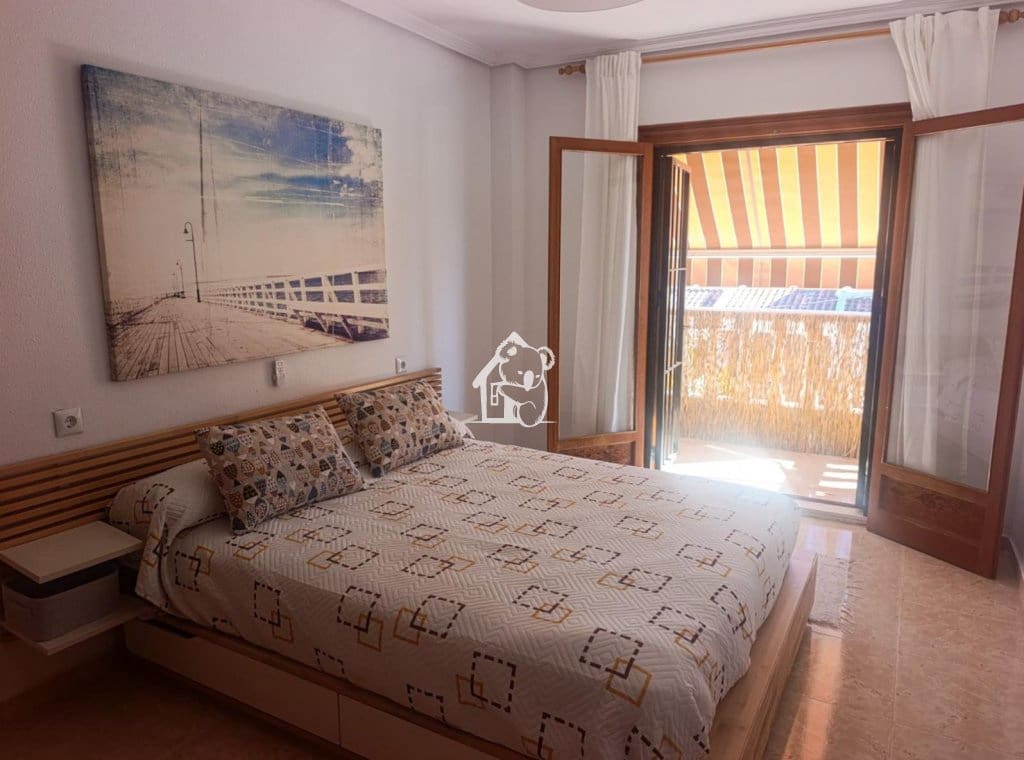 Casa de 3 habitaciones en Torre de la Horadada en alquiler con garaje - 1.200 € (Ref: 10061084)