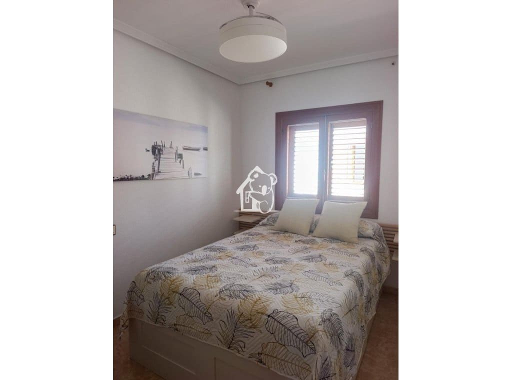 Casa de 3 habitaciones en Torre de la Horadada en alquiler con garaje - 1.200 € (Ref: 10061084)