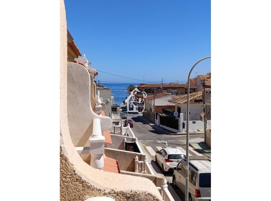Casa de 3 habitaciones en Torre de la Horadada en alquiler con garaje - 1.200 € (Ref: 10061084)