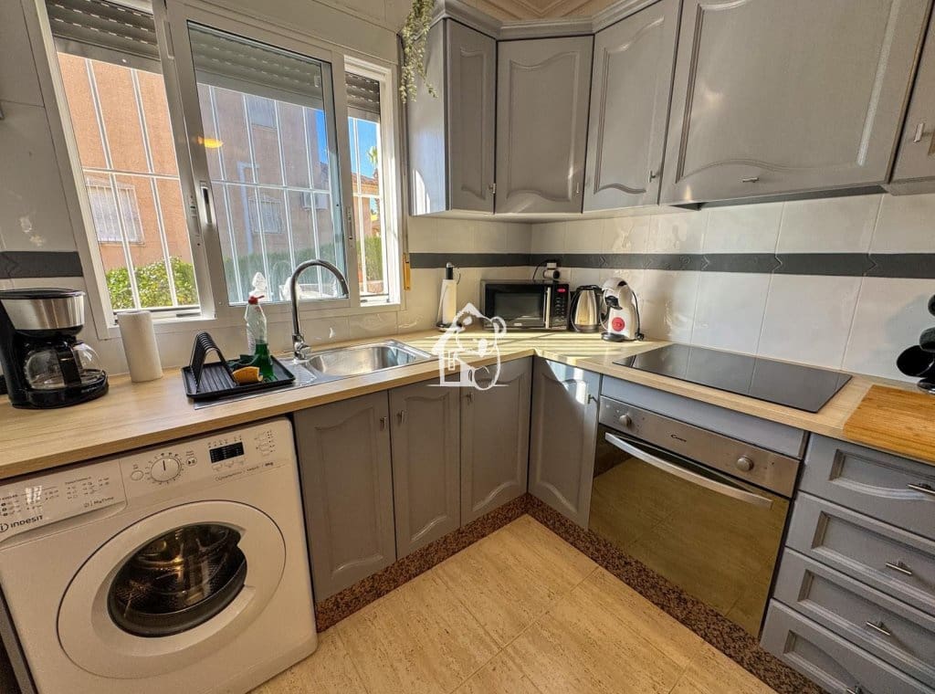 3 soverom Hus til leie i Villamartin med svømmebasseng garasje - € 1 250 (Ref: 10063528)