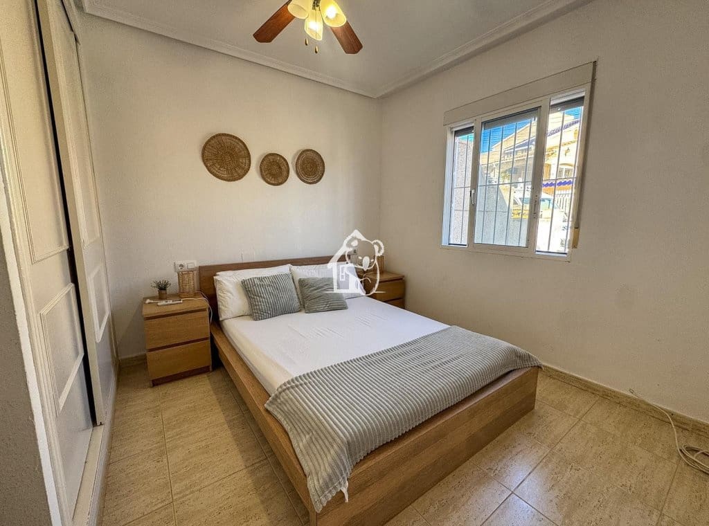 3 soverom Hus til leie i Villamartin med svømmebasseng garasje - € 1 250 (Ref: 10063528)