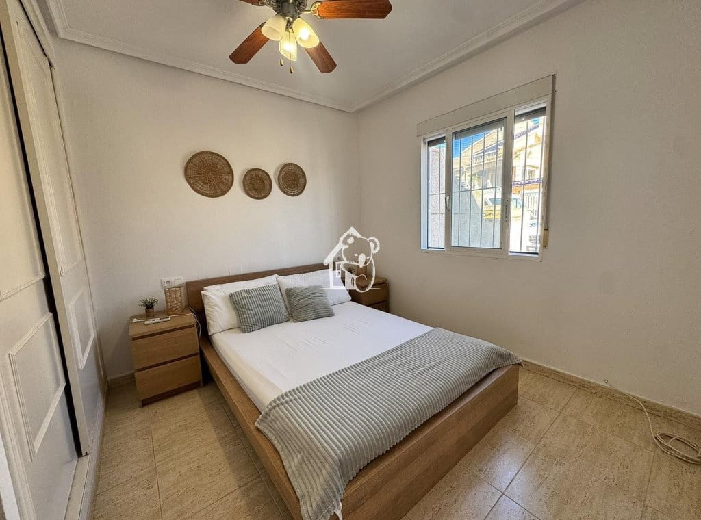 3 soverom Hus til leie i Villamartin med svømmebasseng garasje - € 1 250 (Ref: 10063528)