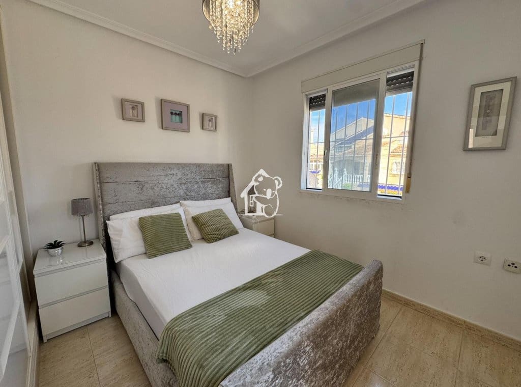 3 soverom Hus til leie i Villamartin med svømmebasseng garasje - € 1 250 (Ref: 10063528)