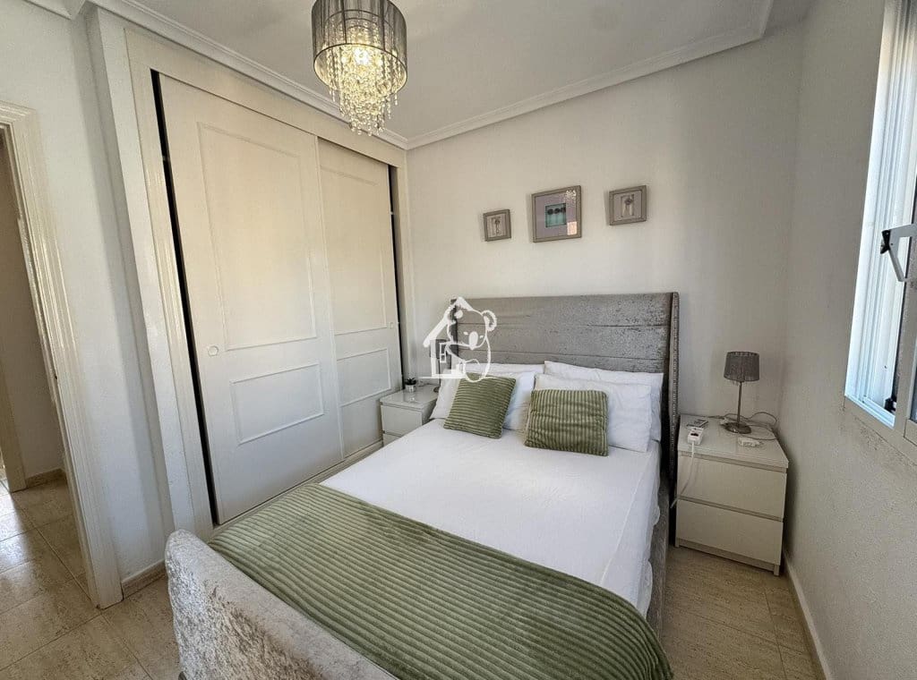3 soverom Hus til leie i Villamartin med svømmebasseng garasje - € 1 250 (Ref: 10063528)