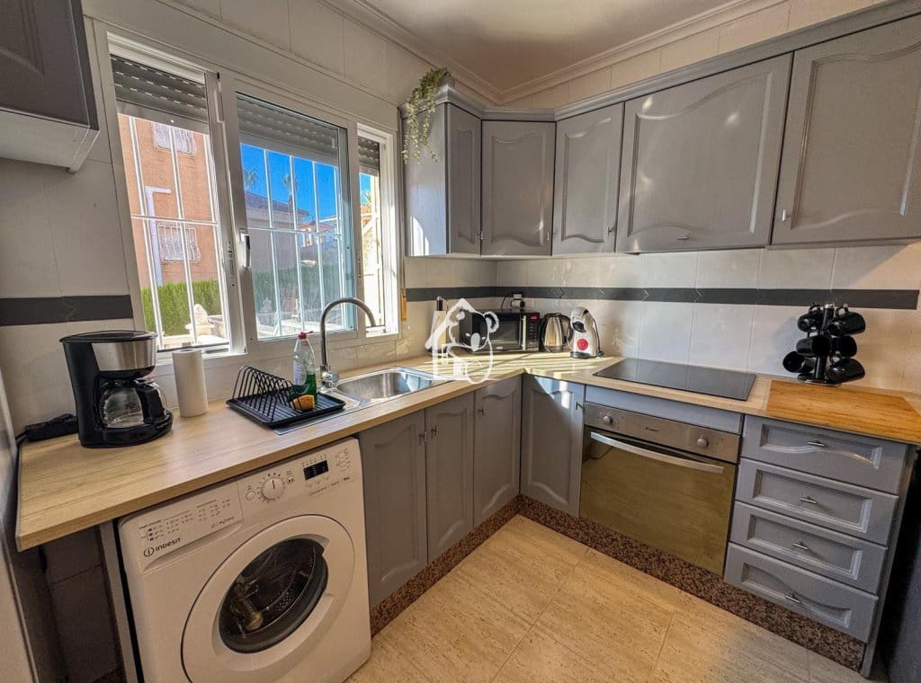 3 soverom Hus til leie i Villamartin med svømmebasseng garasje - € 1 250 (Ref: 10063528)