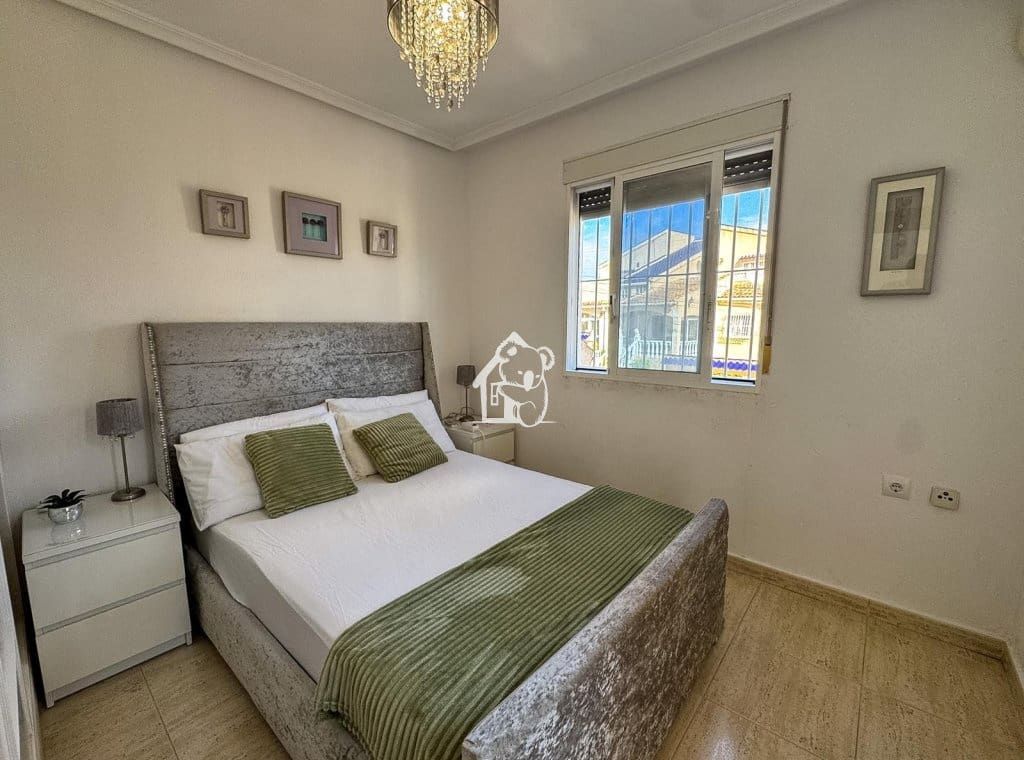 3 soverom Hus til leie i Villamartin med svømmebasseng garasje - € 1 250 (Ref: 10063528)