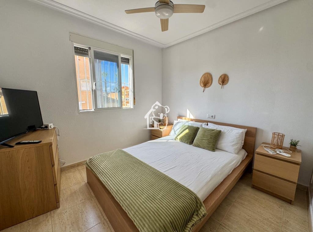 3 soverom Hus til leie i Villamartin med svømmebasseng garasje - € 1 250 (Ref: 10063528)