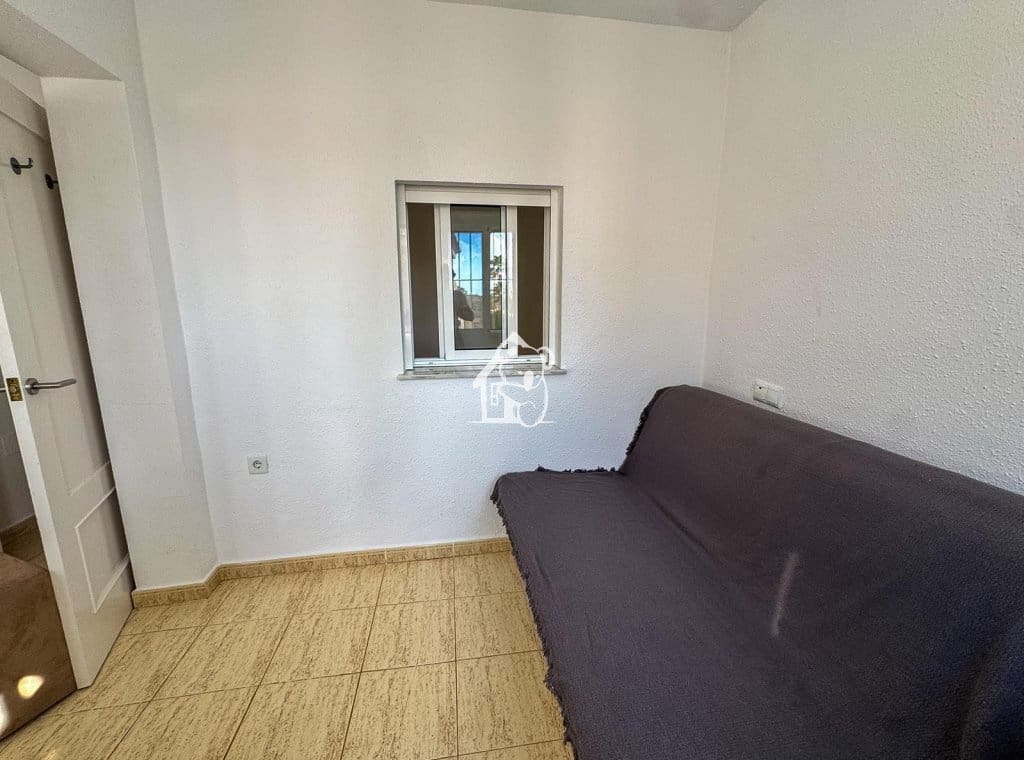 3 soverom Hus til leie i Villamartin med svømmebasseng garasje - € 1 250 (Ref: 10063528)