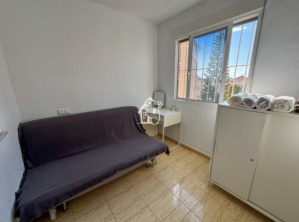 3 soverom Hus til leie i Villamartin med svømmebasseng garasje - € 1 250 (Ref: 10063528)