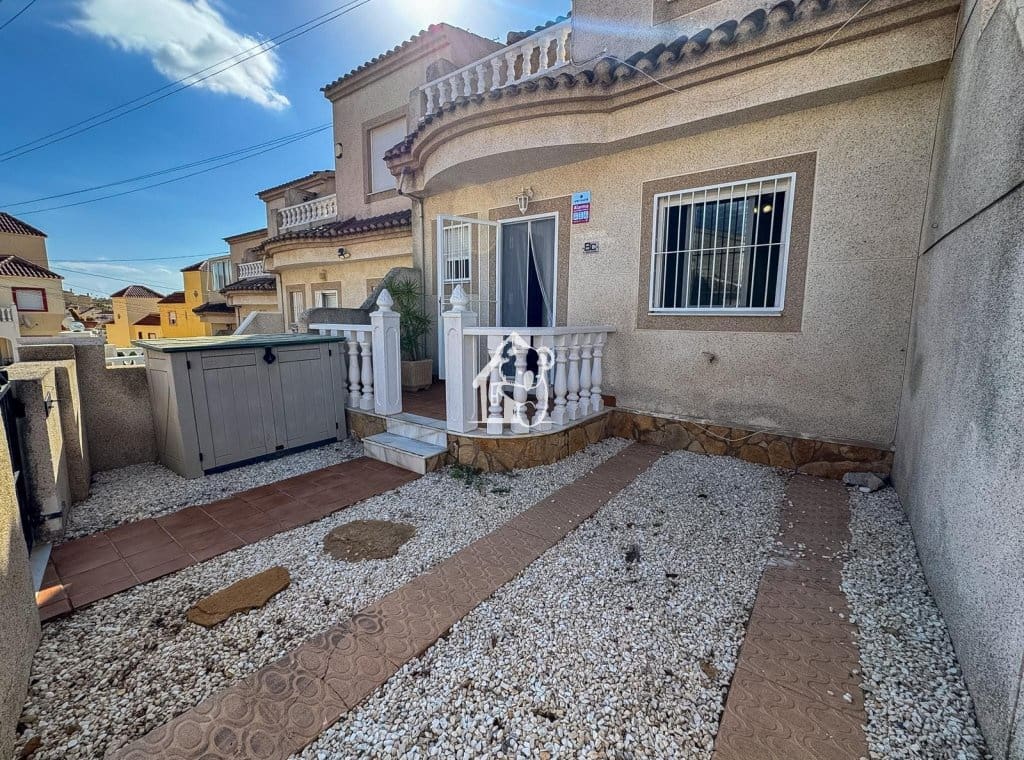 3 soverom Hus til leie i Villamartin med svømmebasseng garasje - € 1 250 (Ref: 10063528)