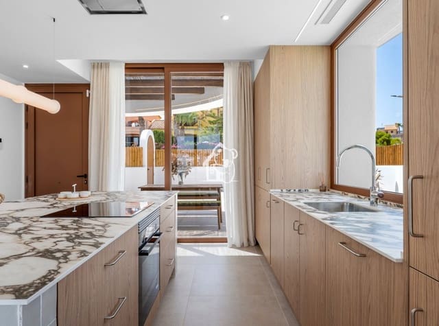 3 soveværelse Villa til salg i Algorfa med swimmingpool garage - € 650.000 (Ref: 10066953)