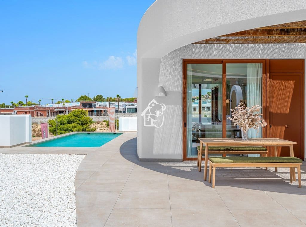 3 soveværelse Villa til salg i Algorfa med swimmingpool garage - € 650.000 (Ref: 10066953)