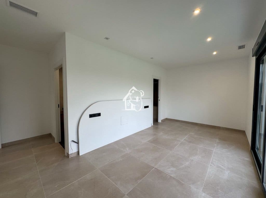 3 slaapkamer Villa te koop in Ciudad Quesada met zwembad - € 550.000 (Ref: 10066955)