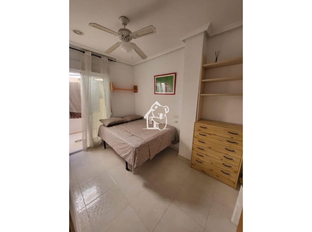 3 soveværelse Lejlighed til leje i Torrevieja - € 1.150 (Ref: 10074750)
