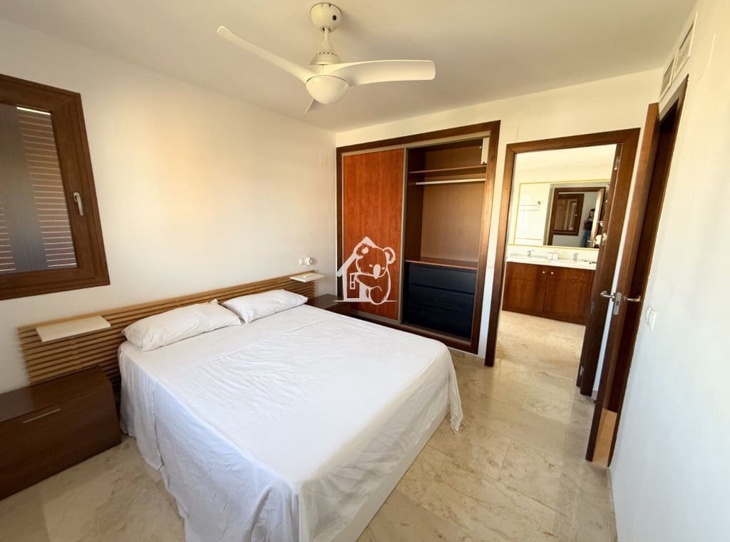 Appartement de 2 chambres à louer à Orihuela Costa avec piscine garage - 1 400 € (Ref: 10077338)