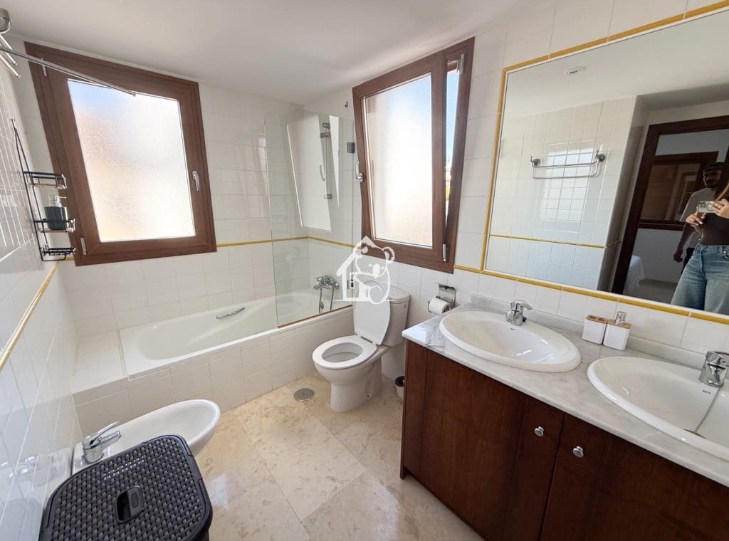 Appartement de 2 chambres à louer à Orihuela Costa avec piscine garage - 1 400 € (Ref: 10077338)