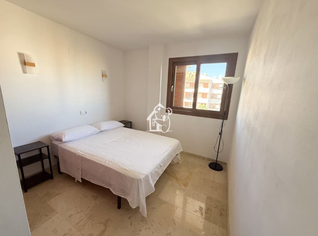 Appartement de 2 chambres à louer à Orihuela Costa avec piscine garage - 1 400 € (Ref: 10077338)