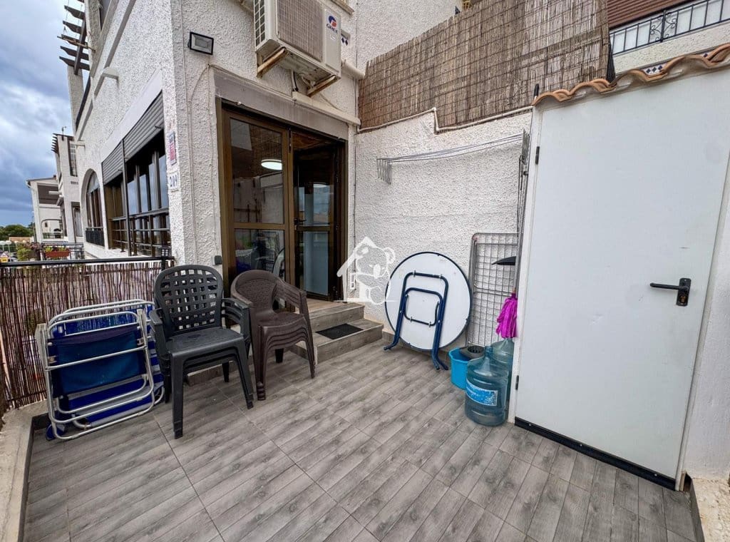 1 quarto Apartamento para arrendar em Playa Flamenca com piscina garagem - 950 € (Ref: 10085338)