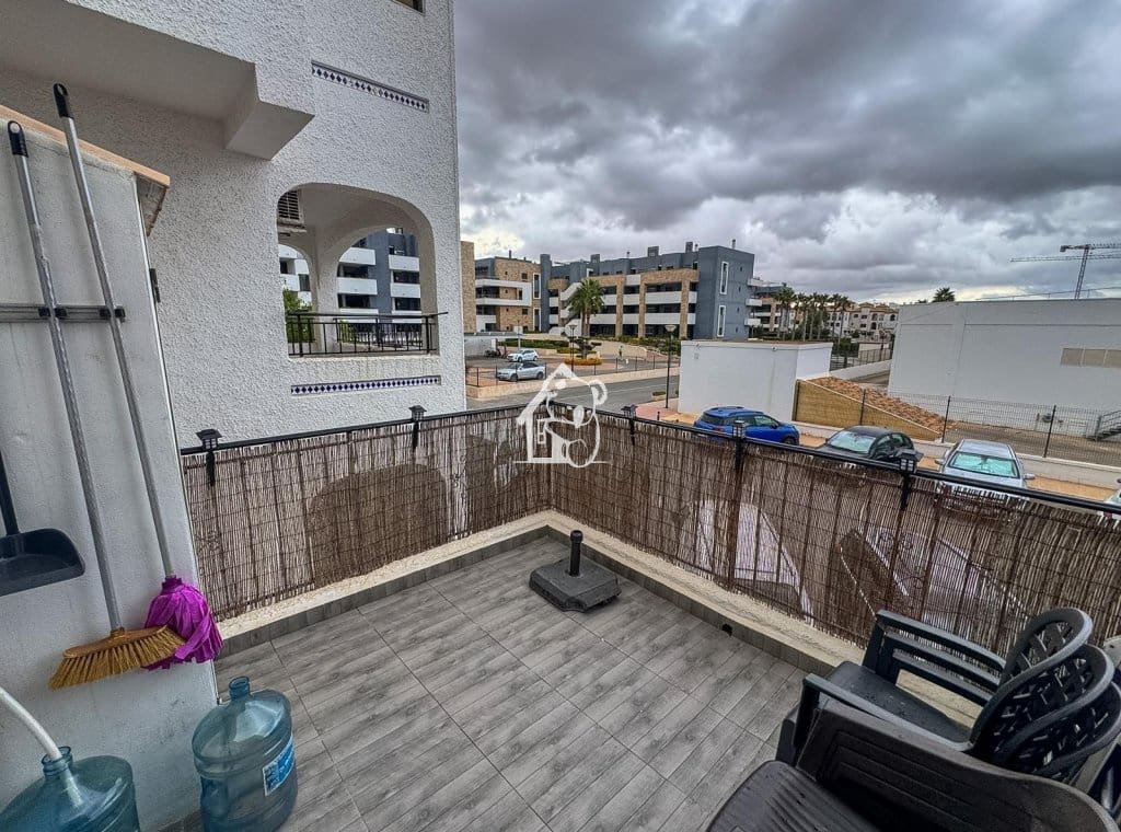 1 quarto Apartamento para arrendar em Playa Flamenca com piscina garagem - 950 € (Ref: 10085338)