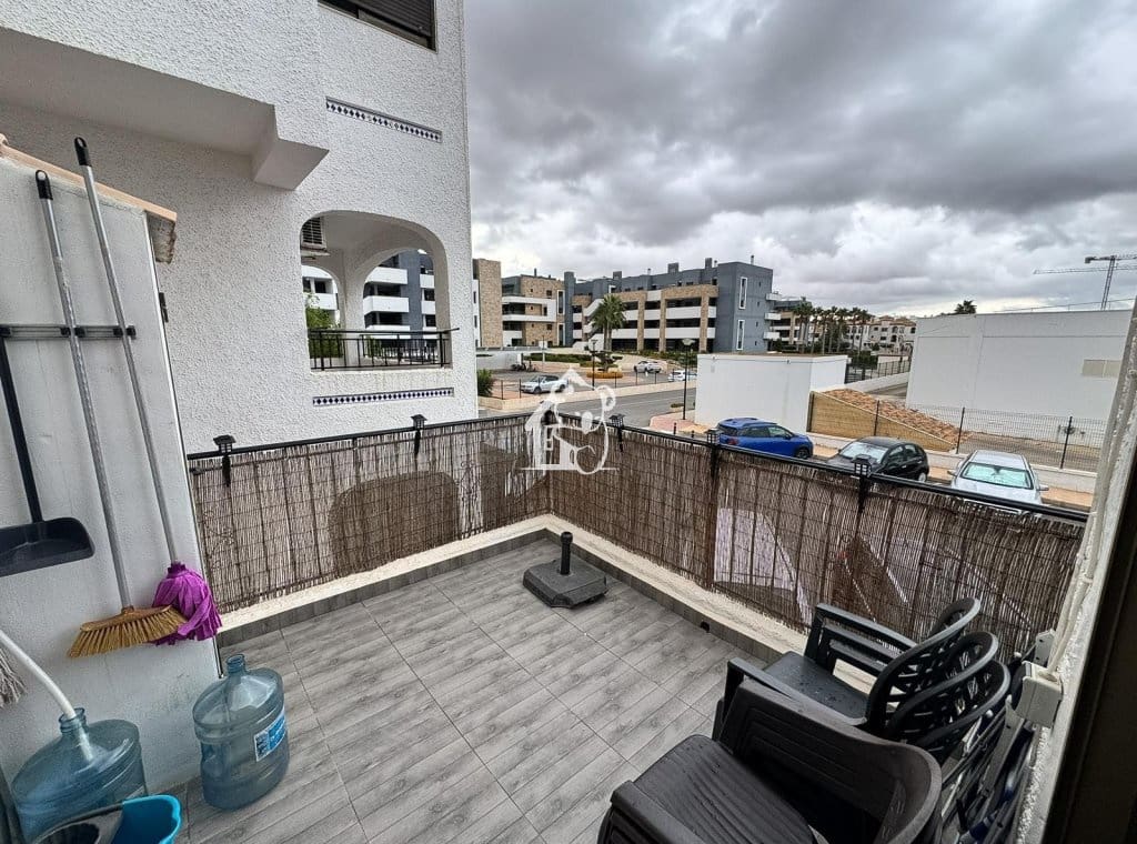 1 quarto Apartamento para arrendar em Playa Flamenca com piscina garagem - 950 € (Ref: 10085338)