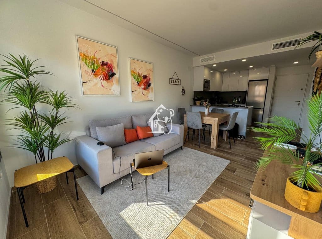 2 quarto Apartamento para arrendar em Villamartin com piscina garagem - 1 200 € (Ref: 10088788)