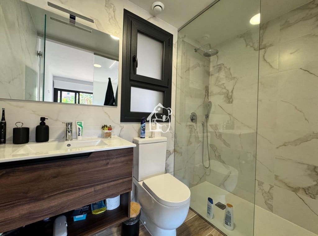 2 quarto Apartamento para arrendar em Villamartin com piscina garagem - 1 200 € (Ref: 10088788)