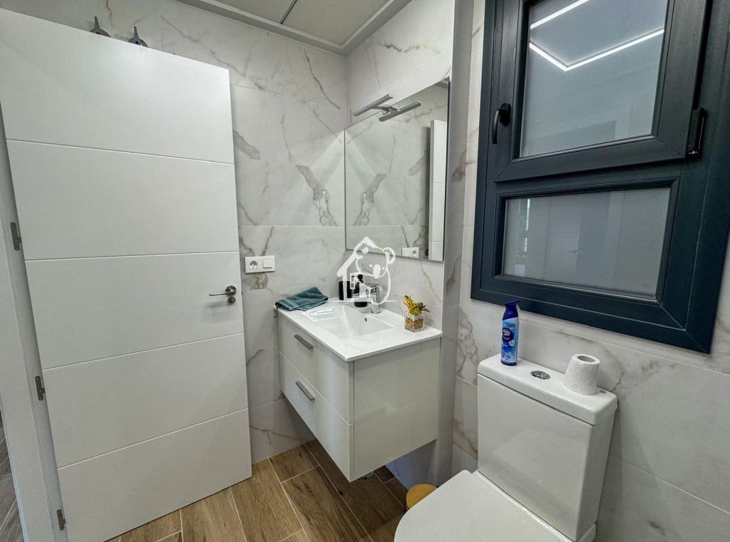 2 quarto Apartamento para arrendar em Villamartin com piscina garagem - 1 200 € (Ref: 10088788)