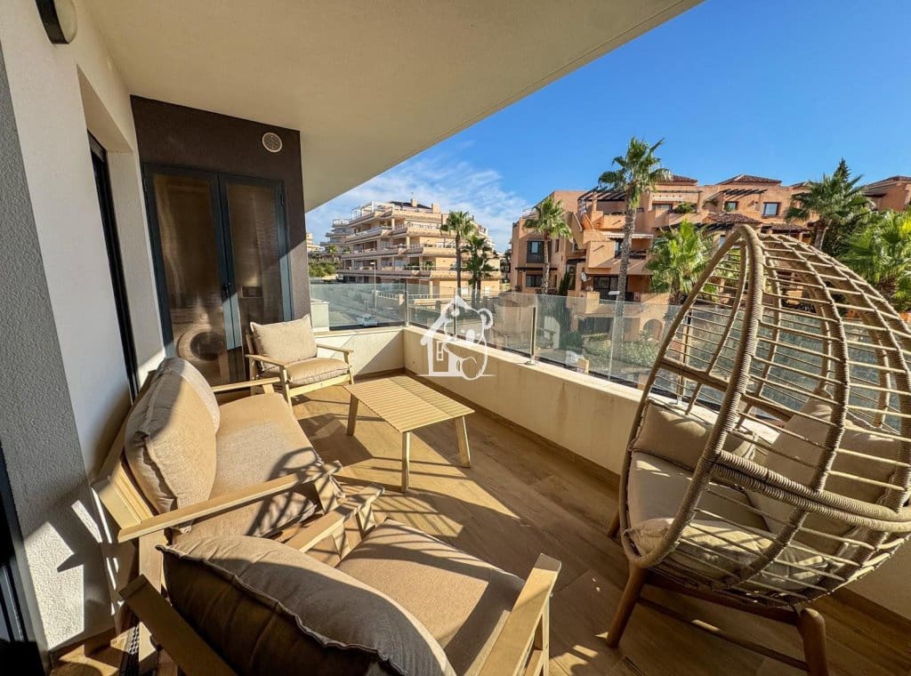 2 quarto Apartamento para arrendar em Villamartin com piscina garagem - 1 200 € (Ref: 10088788)