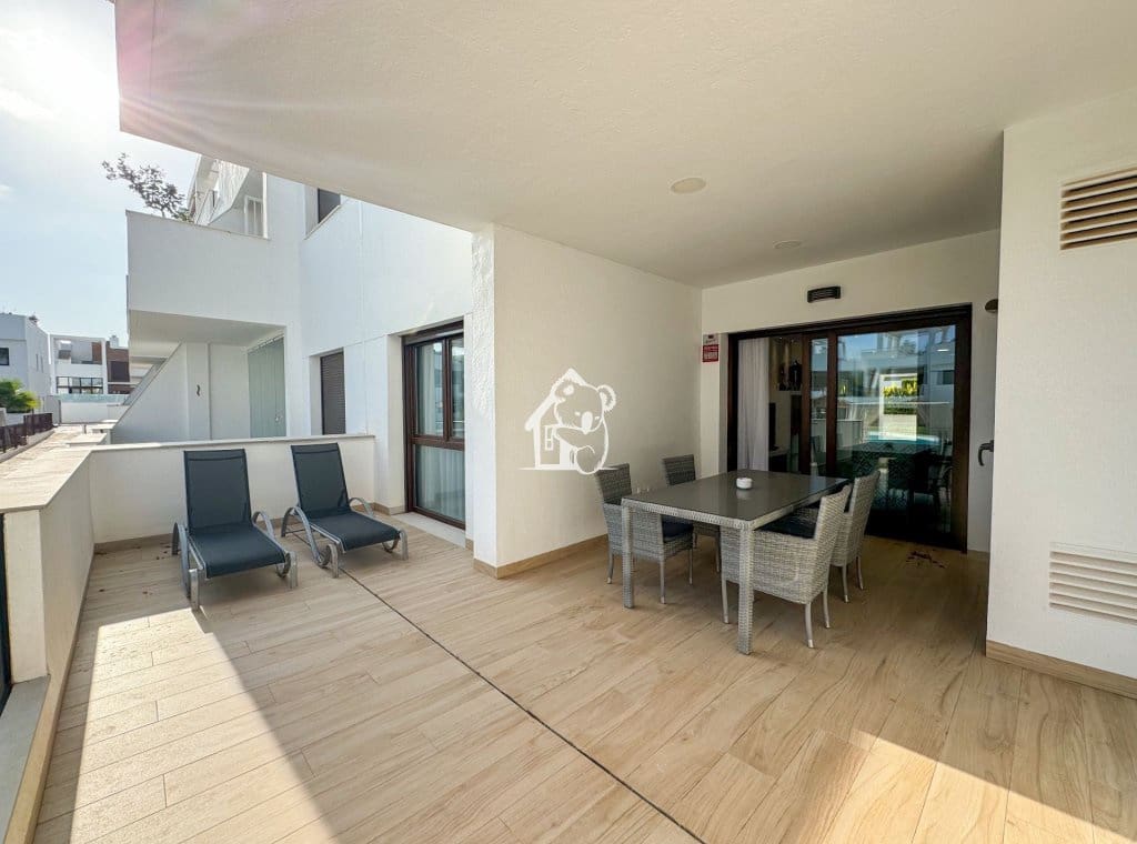 Bungalow de 2 chambres à louer à Torrevieja avec piscine - 1 450 € (Ref: 10097393)