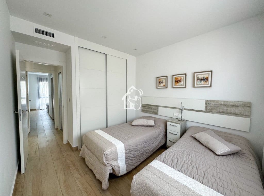 Bungalow de 2 chambres à louer à Torrevieja avec piscine - 1 450 € (Ref: 10097393)