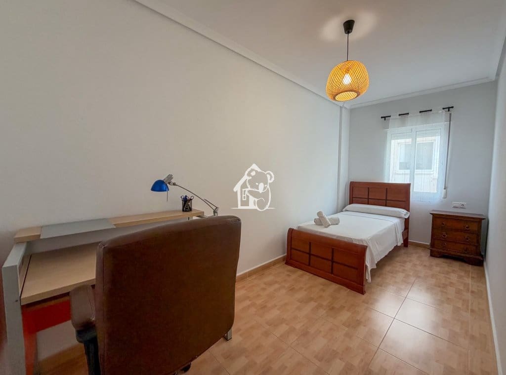 3 soverom Leilighet til leie i Torrevieja - € 1 000 (Ref: 10101299)