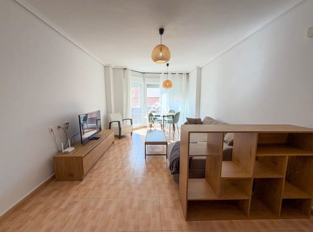 3 soverom Leilighet til leie i Centro - Muelle Pesquero, Torrevieja - € 1 000 (Ref: 10101299)
